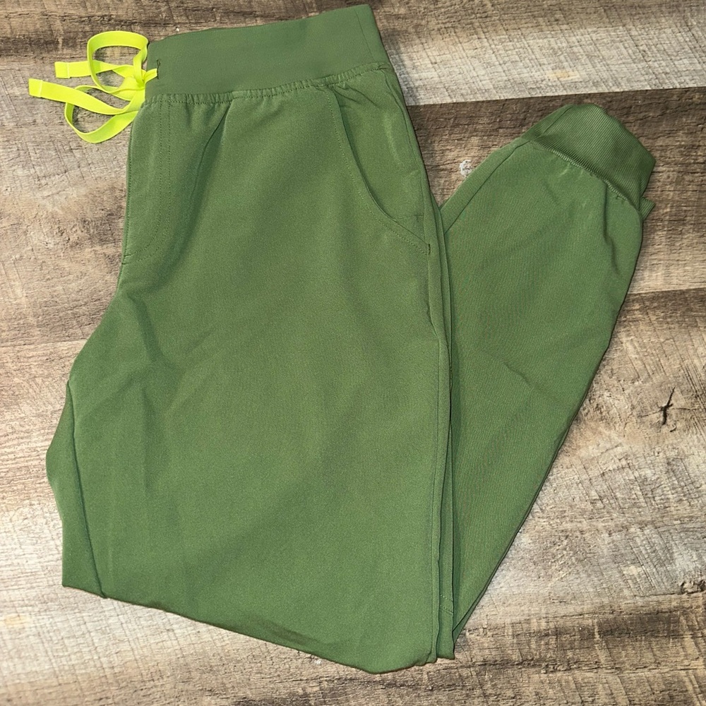 FIGS Zamora Joggers